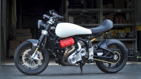 Motus produce o motocicletă unicat cu motor V4 supraalimentat