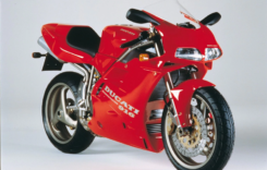 Ducati 916 o legendă  vie printre modelele moto sport