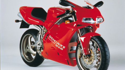 Ducati 916 o legendă  vie printre modelele moto sport